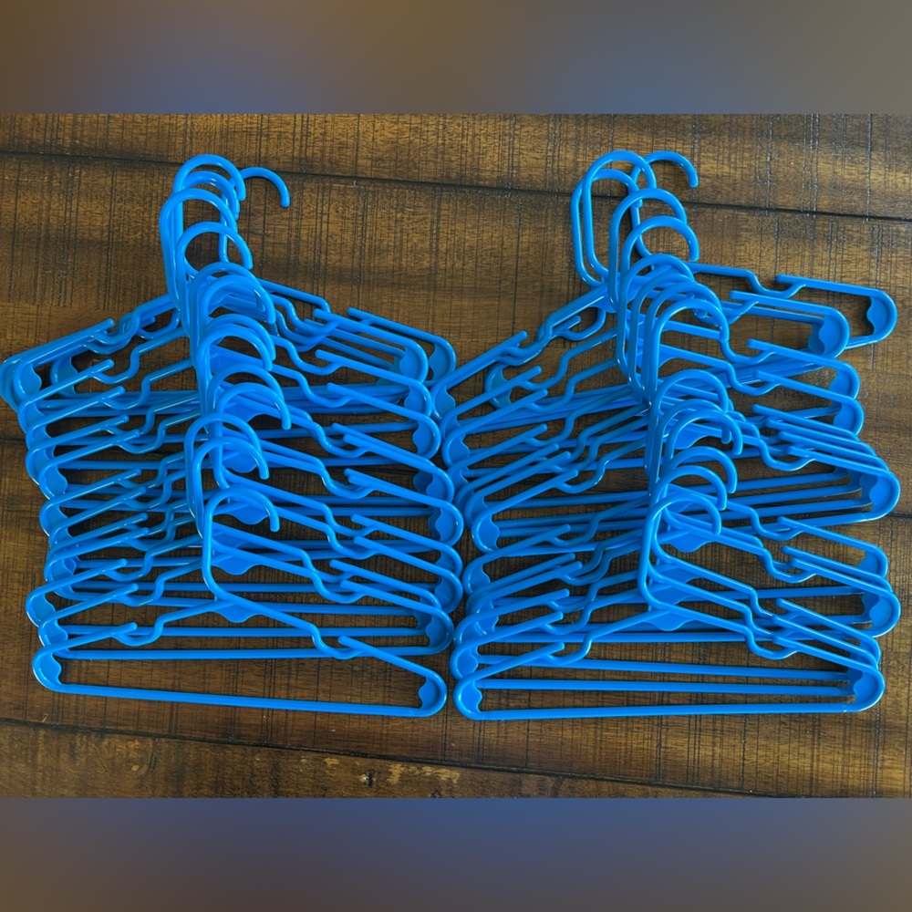 NEW Set of 30 Blue Plastic Kids Hangers
